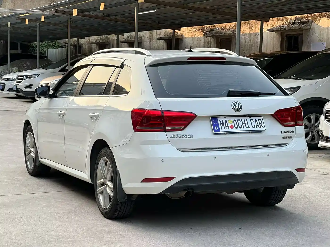Volkswagen Lavida Tour 2017 180TSI DSG Comfort Edition фото 8
