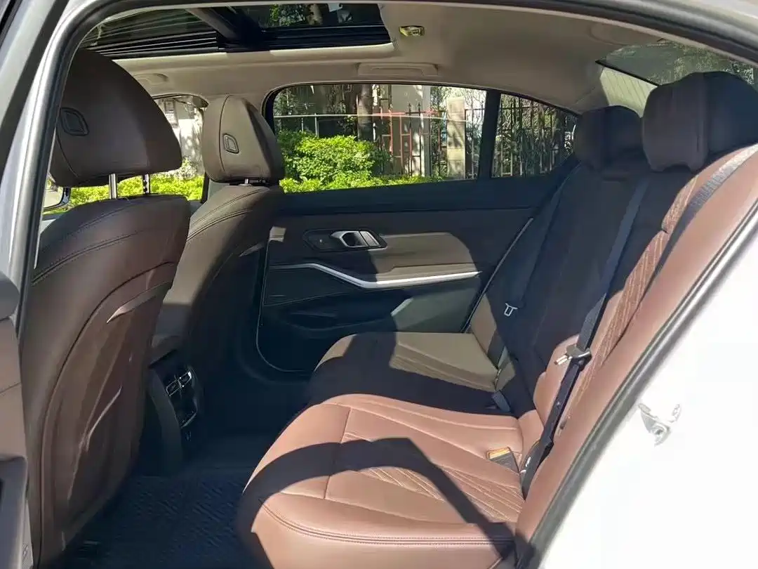 BMW 3 Series 2023 325Li M Sport Black Night Package фото 6