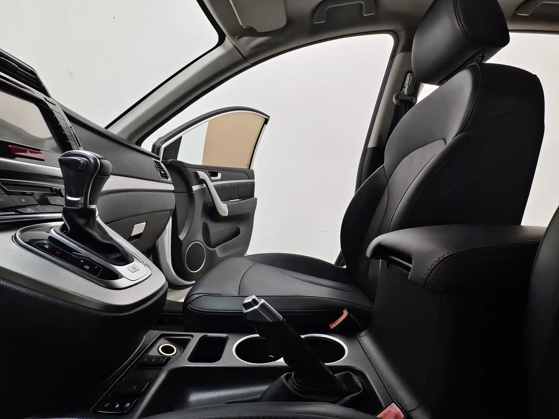 Photo 12 - Haval H6