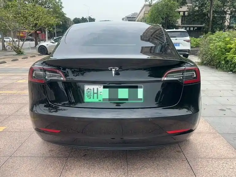 Фото 5 - Tesla Model 3