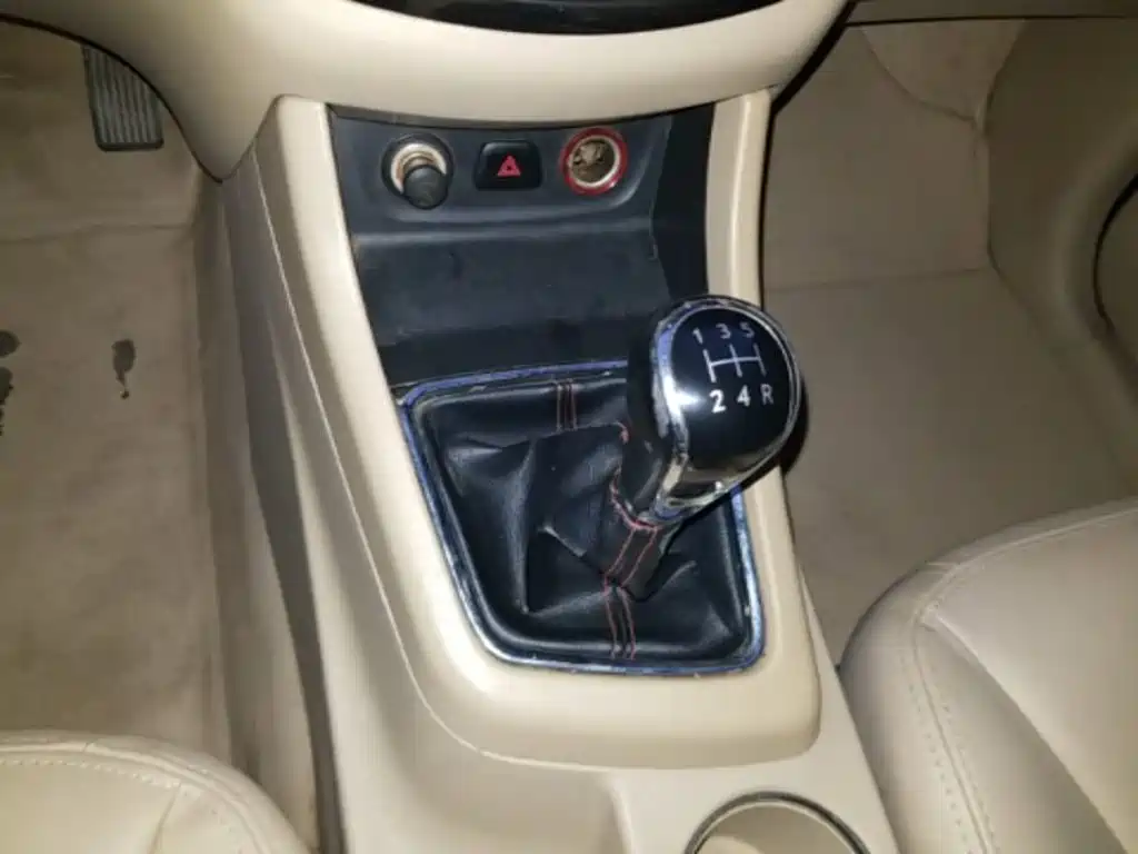 Baojun 730 2015 2014 1.5L Manual Luxury Navigation ESP Edition 7-Seater