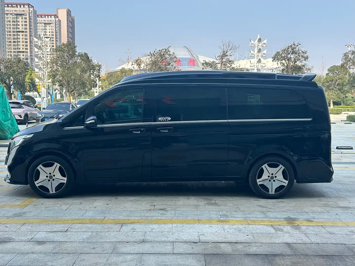 Mercedes-Benz V-Class 2018 V 260 L Premium Long Wheelbase Edition China VI фото 4