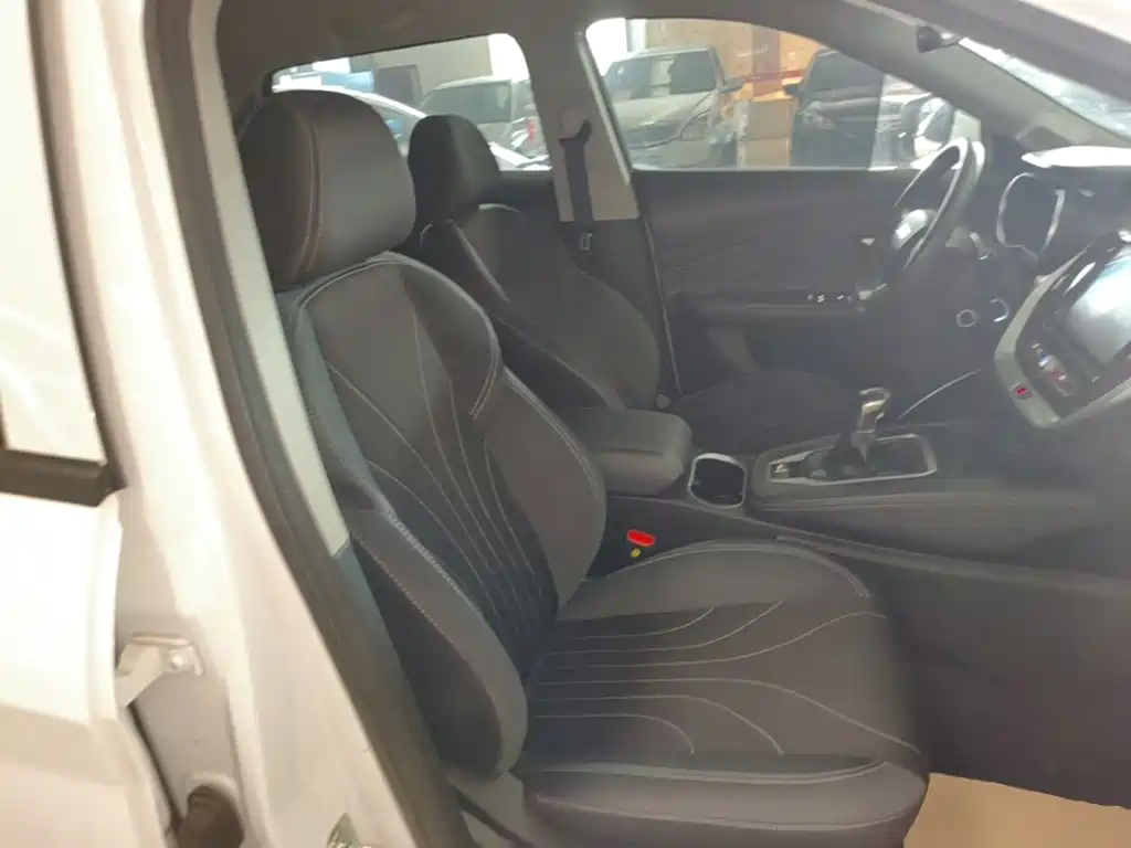 Jetour X70M 2022 2022 1.5T Manual Avant-garde Partner 7-seater