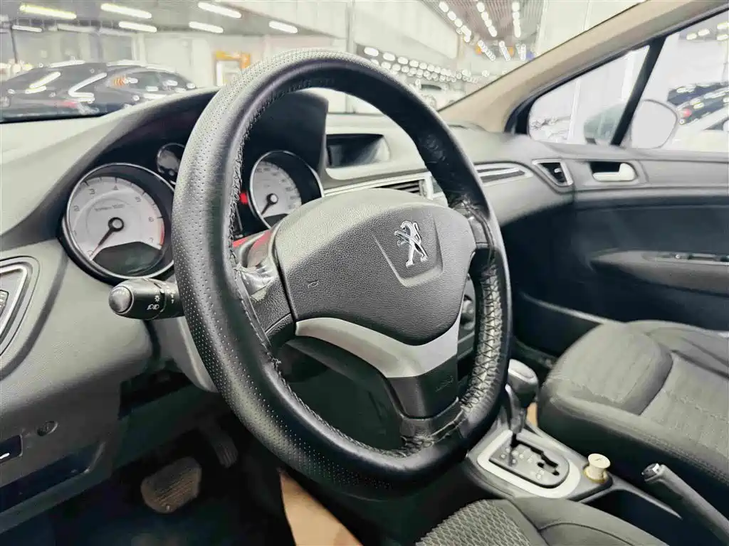 Peugeot 308 2014 2013 Model 1.6L Automatic Superior Style