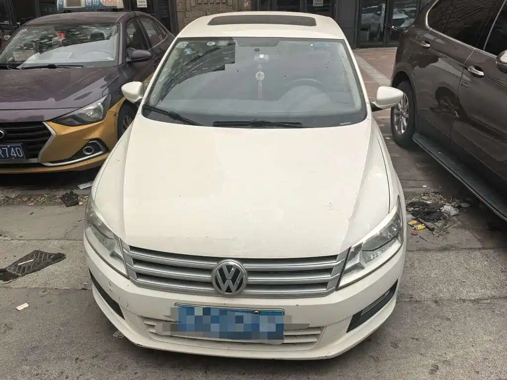 Volkswagen Santana 2013 1.6L Manual Luxury Edition фото 3