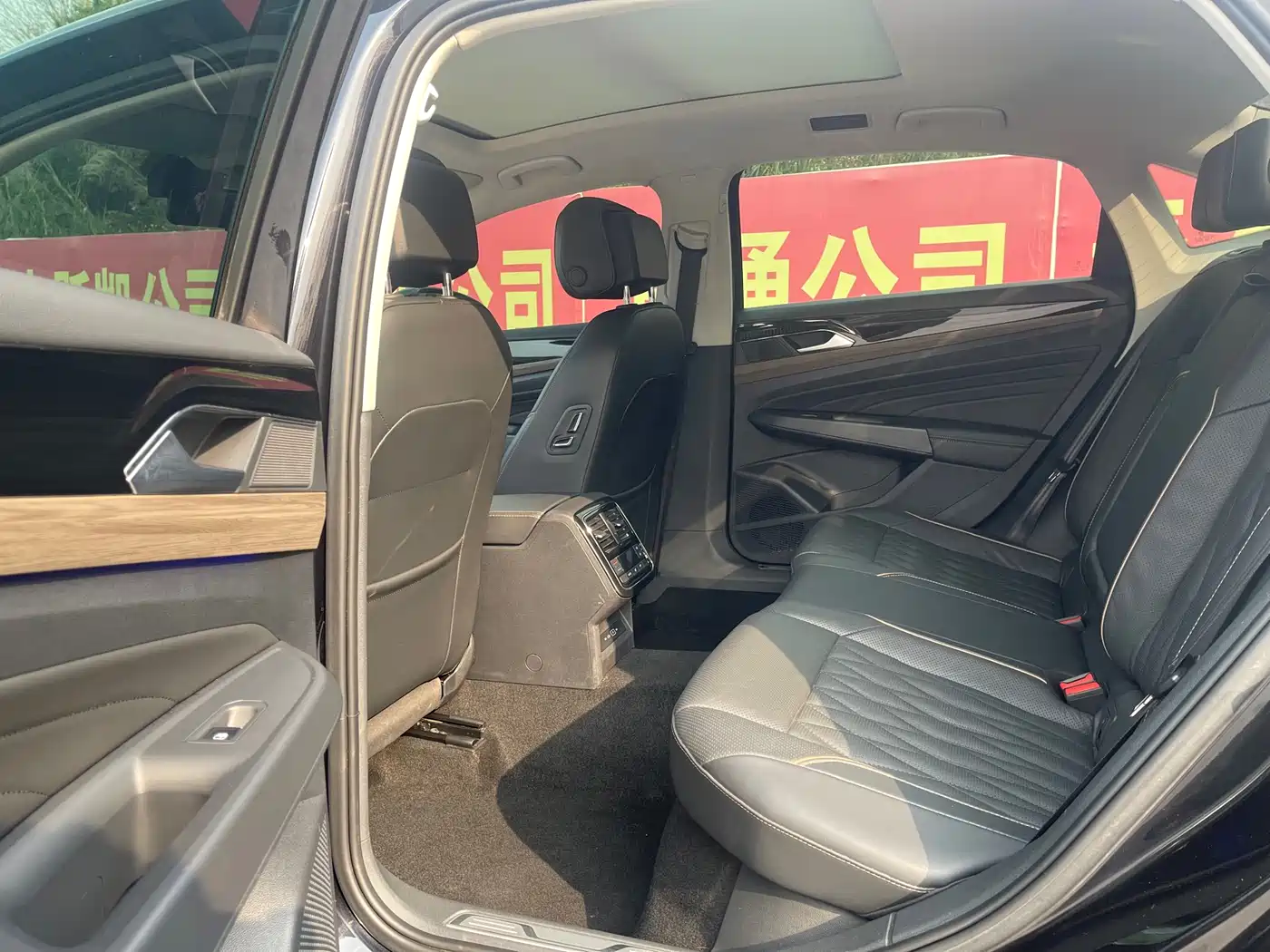 Volkswagen Passat 2020 Facelift 330TSI Premium China VI фото 6