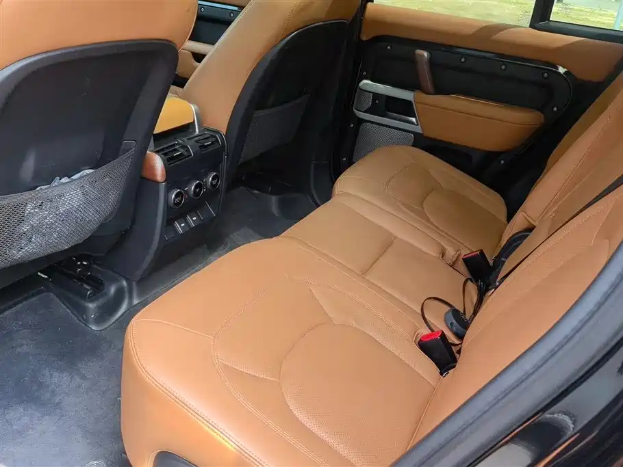 Land Rover Defender 2023 Model Year 130 3.0T P400 HSE фото 11