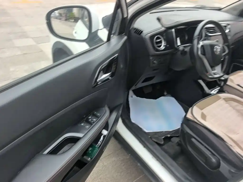 Zhonghua V3 2016 2016 1.5L Automatic Smart