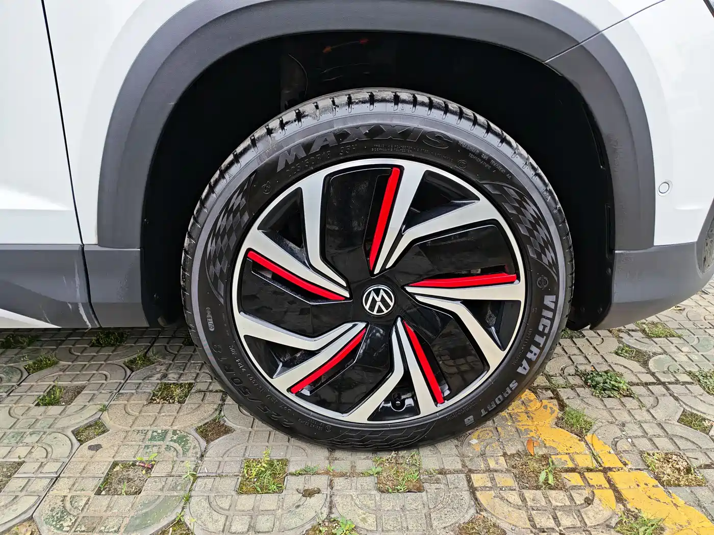 Volkswagen Tharu 2024 300TSI 2WD Moon Premium Edition фото 12