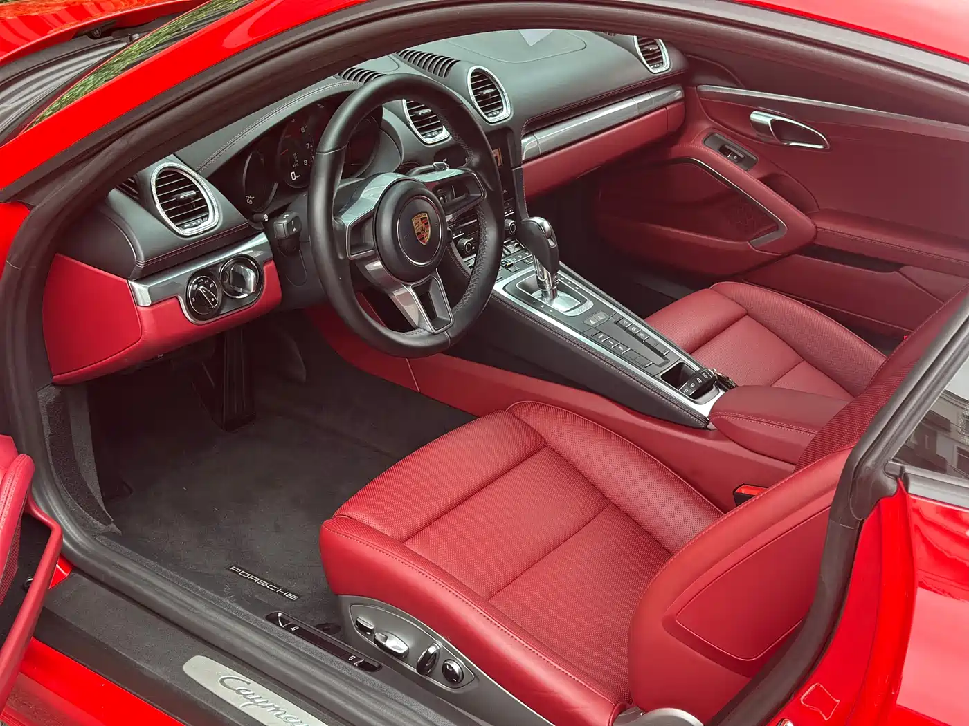 Porsche 718 2018 Cayman 2.0T фото 10