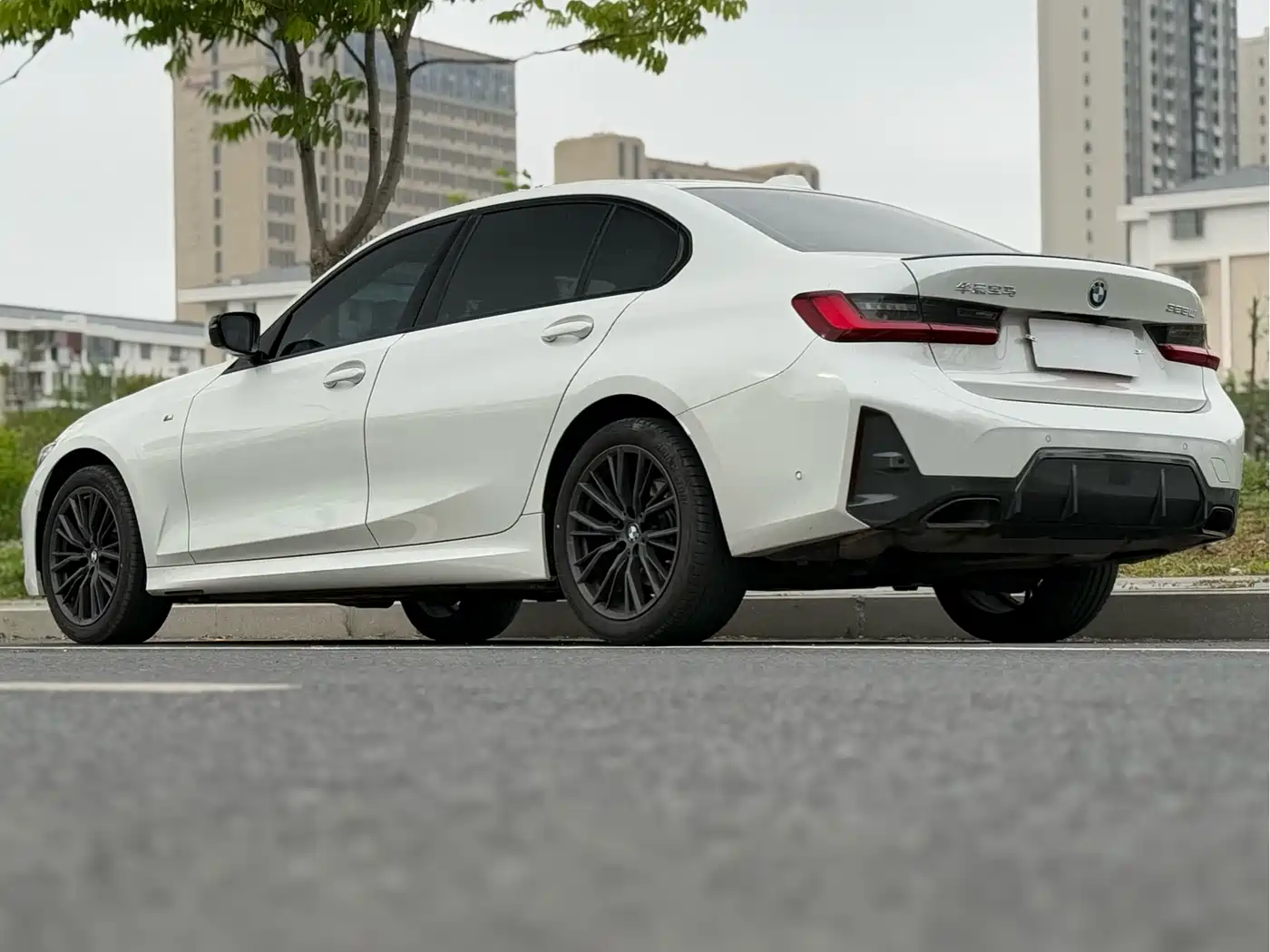 BMW 3 Series 2024 325Li M Sport Shadowline Package фото 15