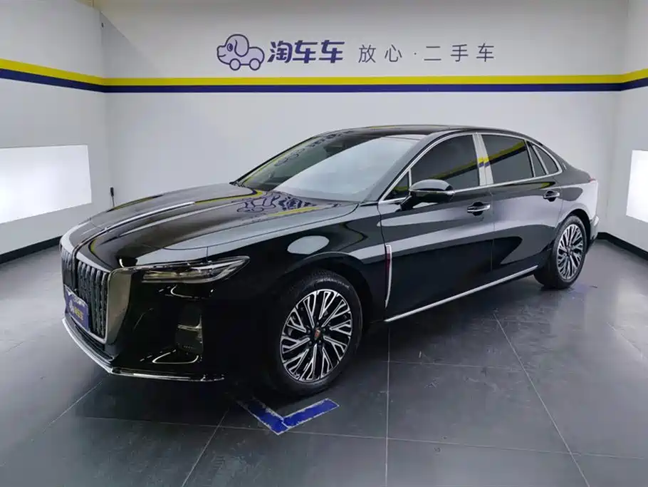 Hongqi H5 2024 2.0T Automatic Smart Connect Flag Smooth Edition