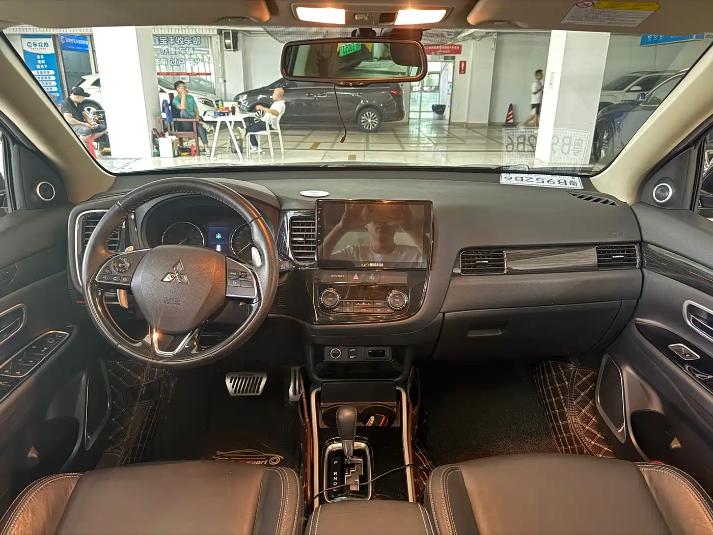 Mitsubishi Outlander 2019 2.4L 4WD Deluxe Edition 7-Seater China VI фото 11