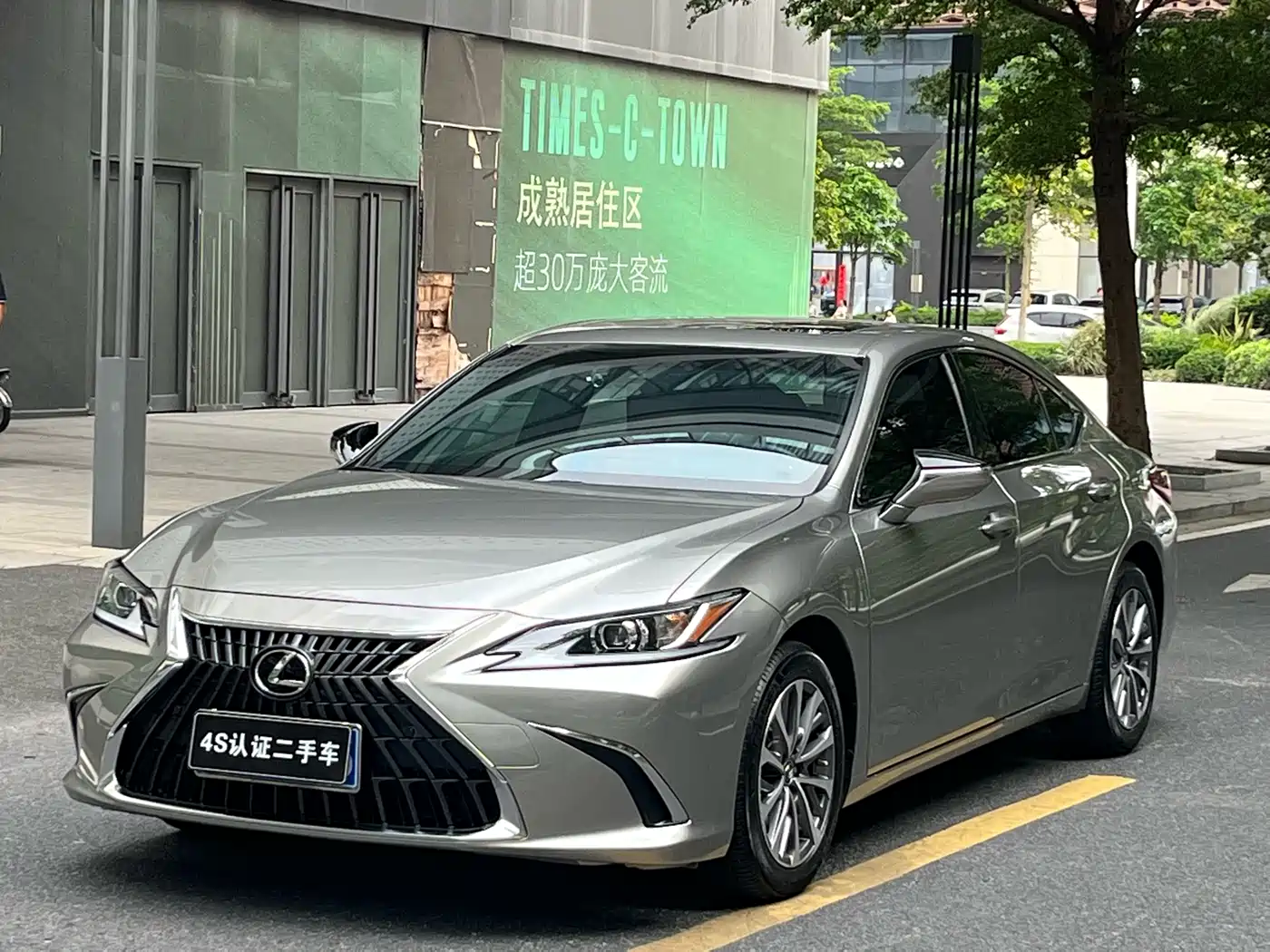LEXUS ES
