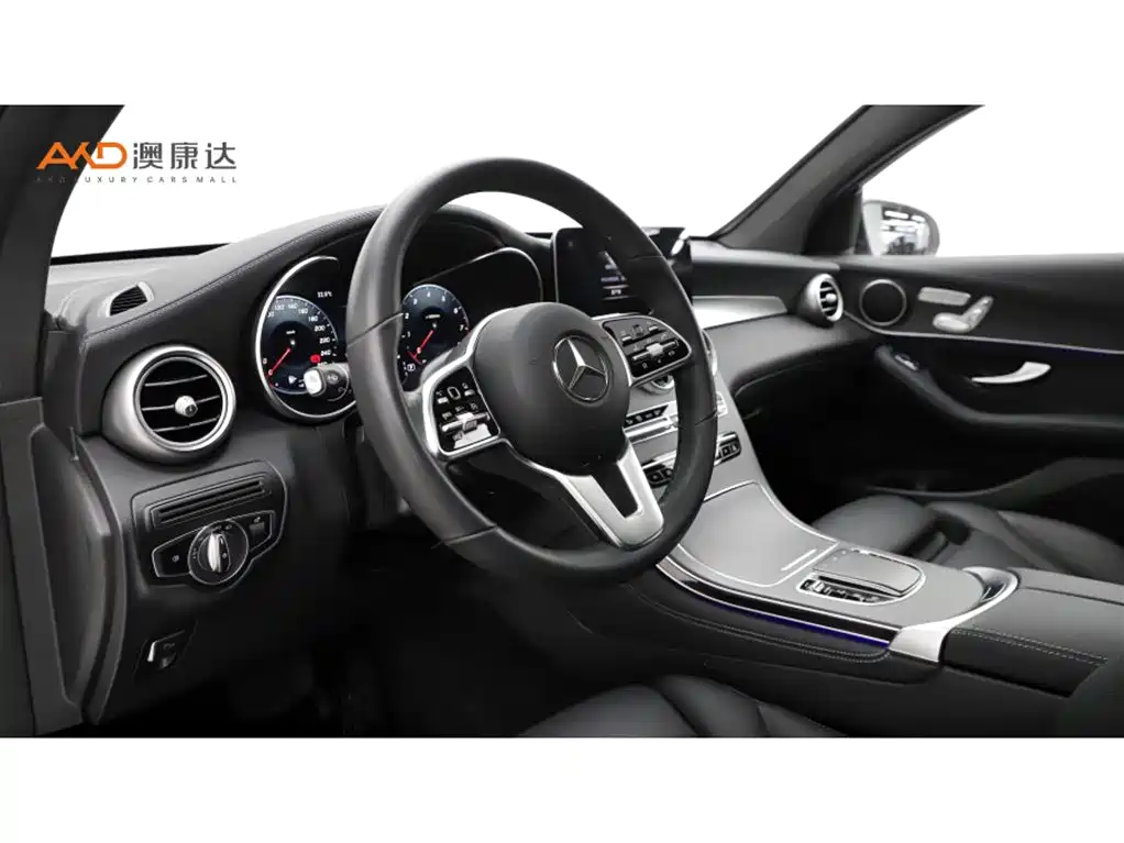 Mercedes-Benz GLC Coupe 2020 GLC 300 4MATIC Coupe SUV фото 6