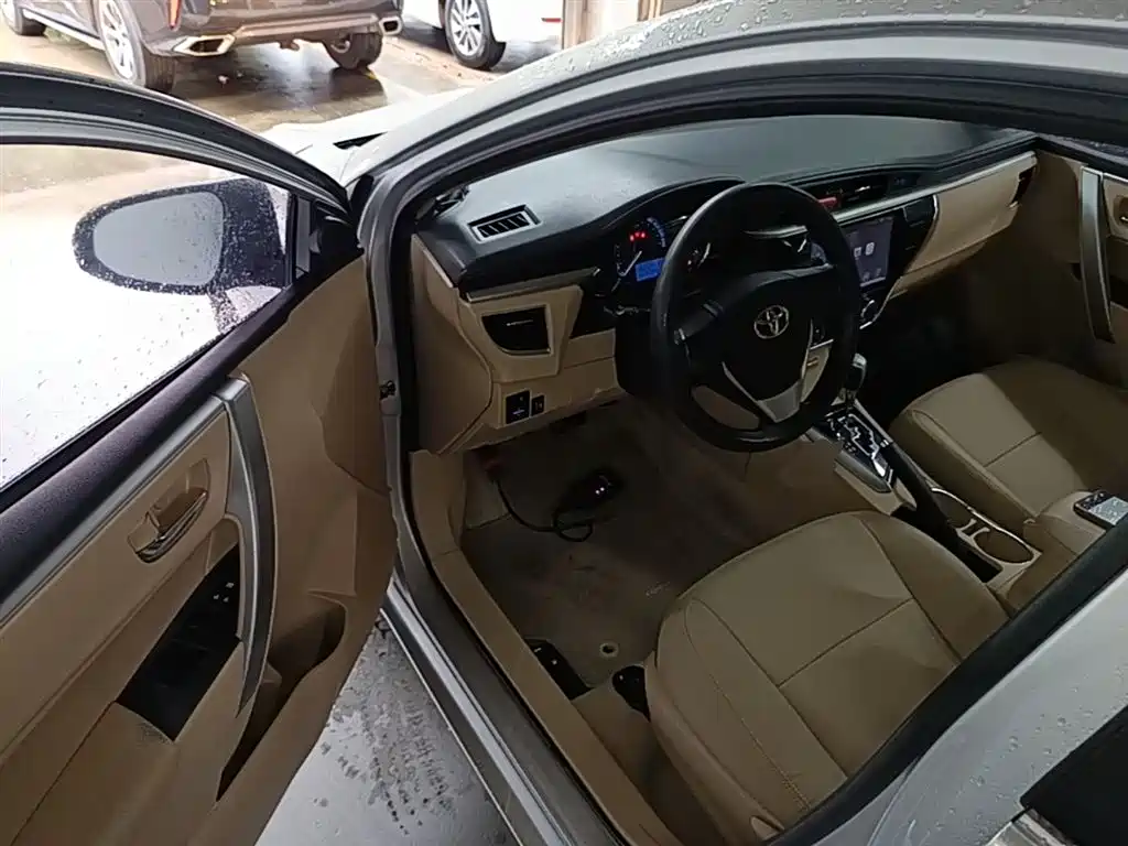 Toyota Corolla 2017 1.6L CVT GL фото 16