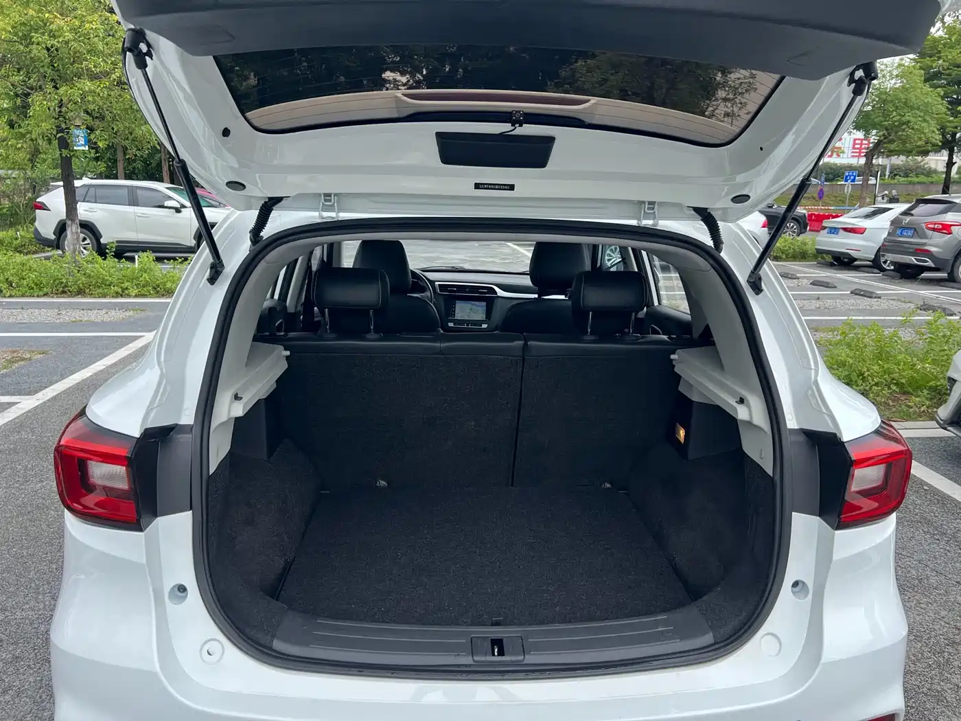 MG ZS 2017 2017 1.5L Auto Premium Internet Edition