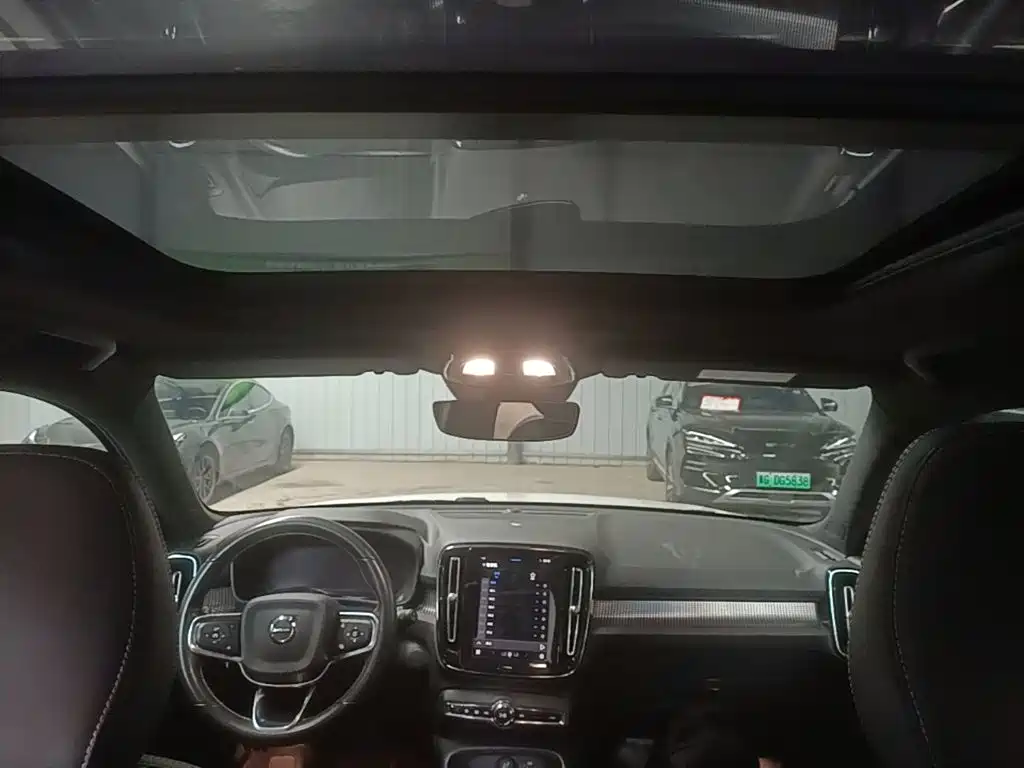 Volvo XC40 New Energy 2021 2021 P8 EV AWD Elegant Sport