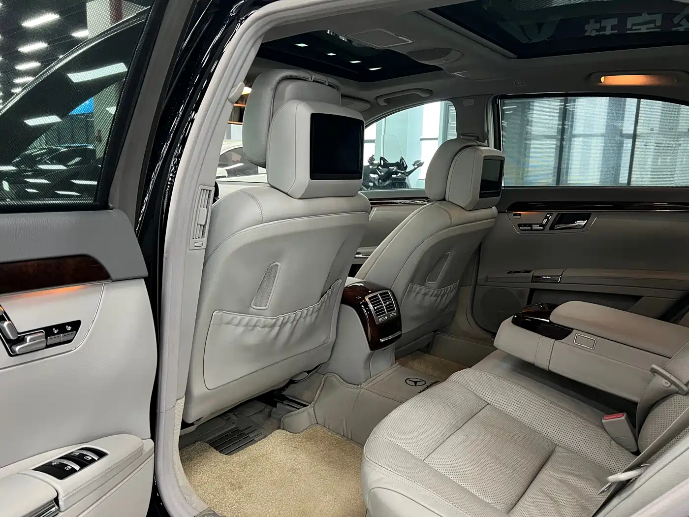 Mercedes-Benz S-Class 2010 S 350 L Luxury фото 5