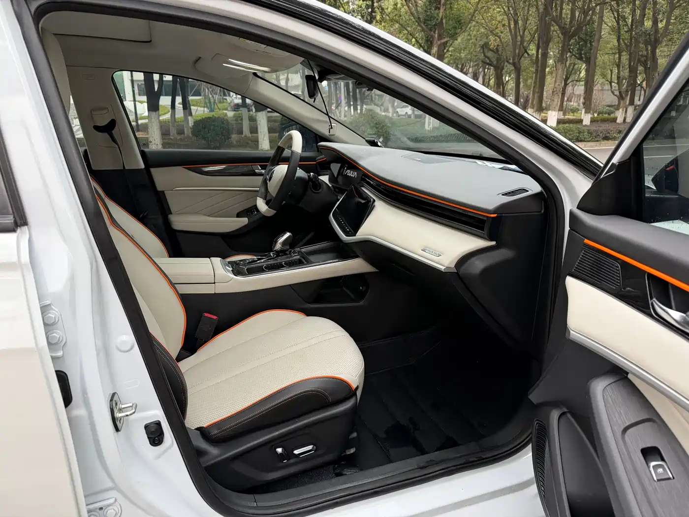 Dongfeng Aeolus Yixuan MAX 2023 2023 1.5T Extraordinary Cool Dad Edition