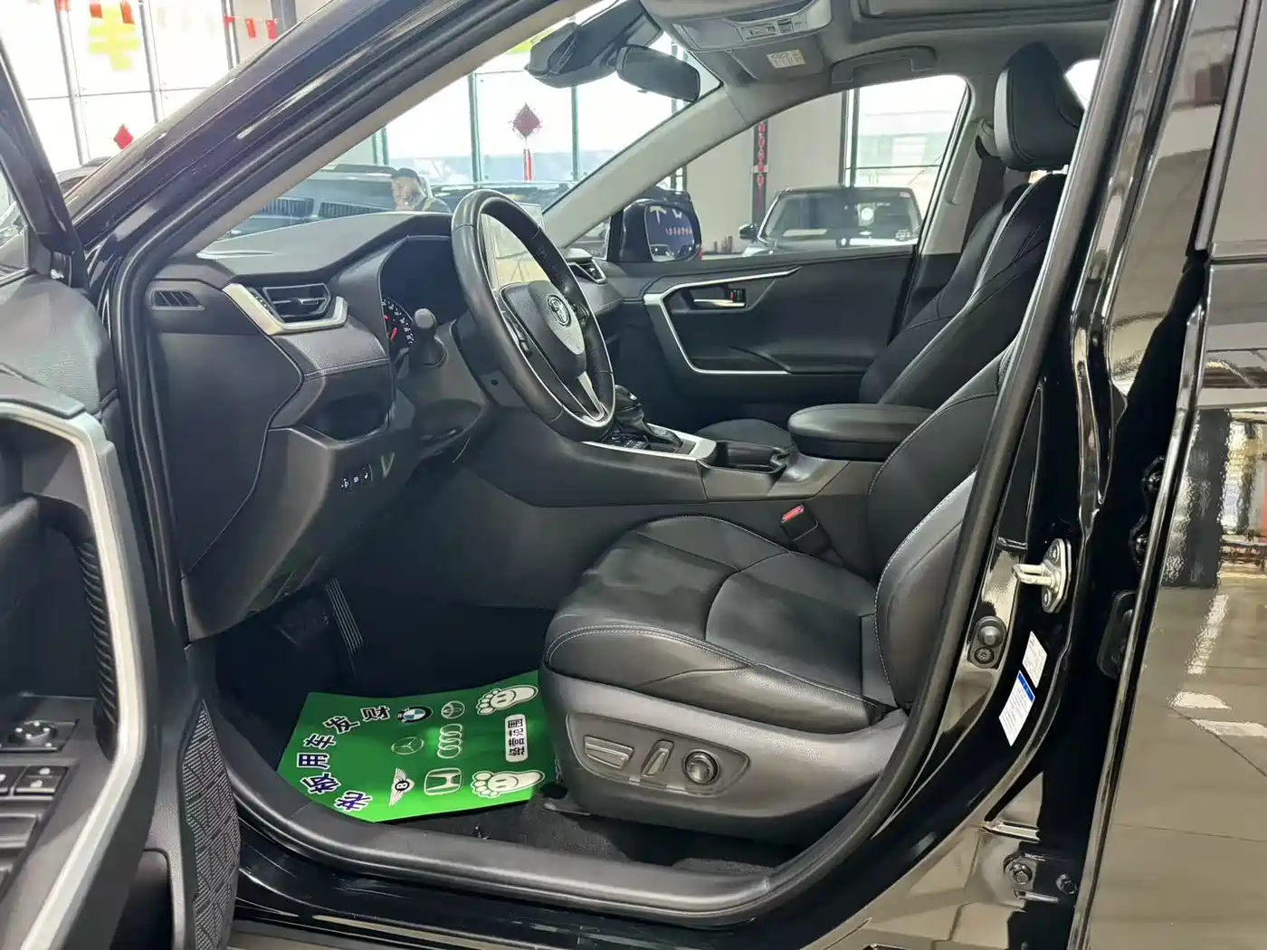 Toyota Wildlander 2022 2.0L CVT AWD Luxury Edition фото 16