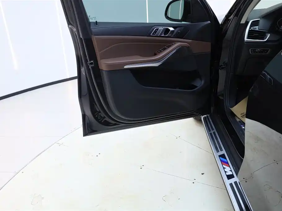 BMW X5 (Import) 2019 xDrive40i M Sport Package фото 17