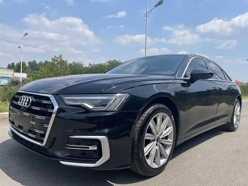 Фото 1 - Audi A6L