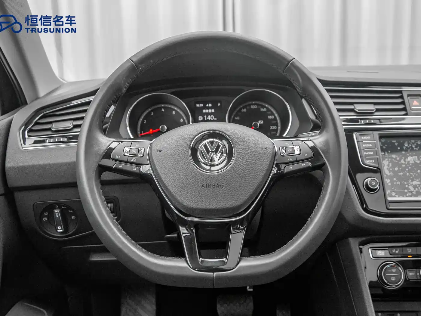 Volkswagen Tiguan L 2018 330TSI Automatic 2WD Luxury Edition фото 15