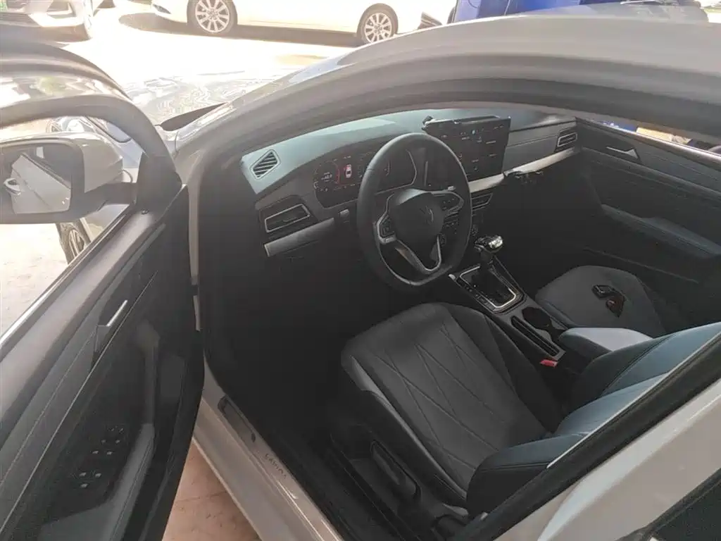 Volkswagen Lavida 2024 Model 1.5L Automatic Starlight 5 Million Edition фото 16