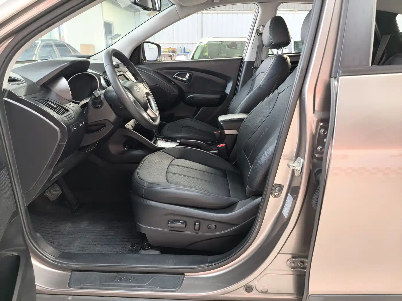 Hyundai Beijing Hyundai ix35 2013 2.0L Automatic 2WD Leading GLX China V фото 4