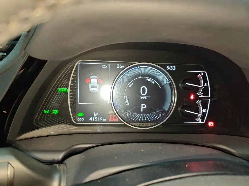 Фото 2 - Lexus ES