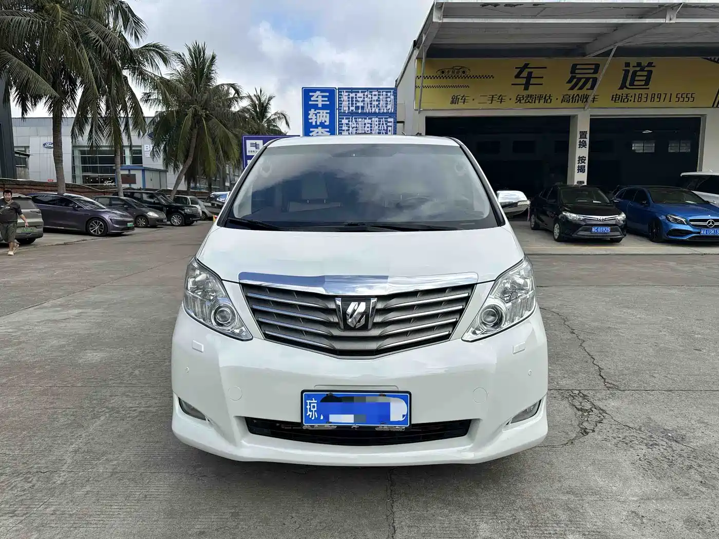 Toyota Alphard 2011 3.5L Luxury Edition фото 2