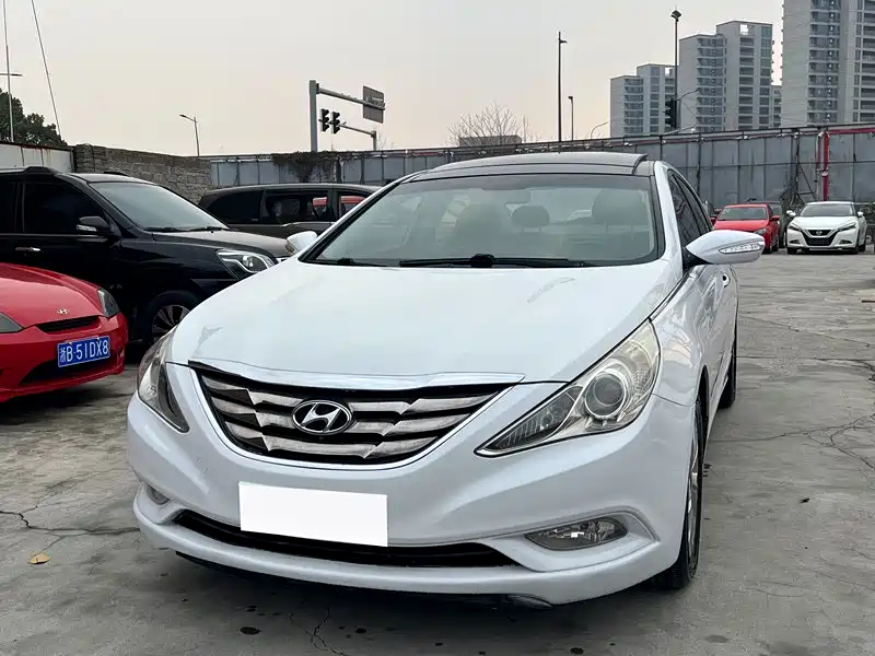Hyundai Sonata 2011 2.0L Auto Supreme Edition