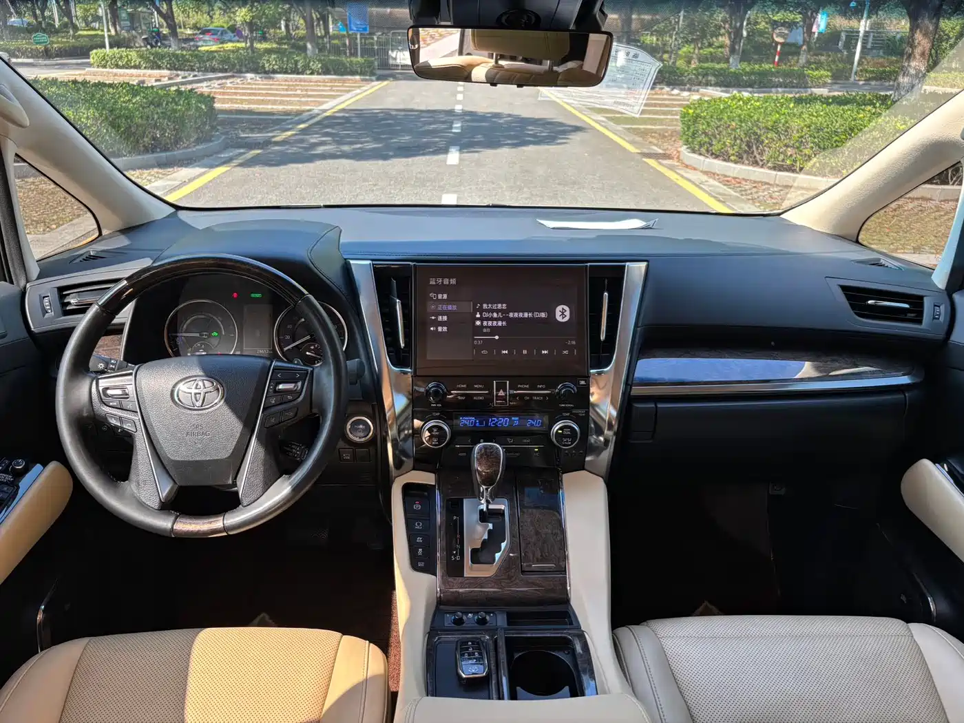 Toyota Vellfire 2023 Crown Hybrid 2.5L HV Premium фото 8