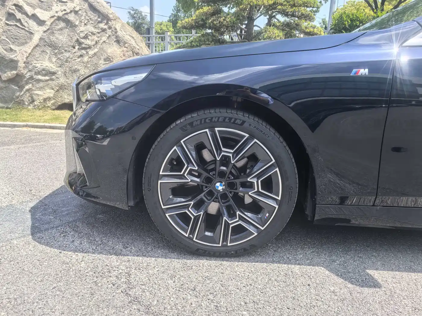BMW 5 Series 2026 530Li Exclusive M Sport Package фото 8