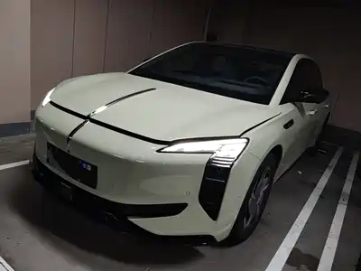 Hongqi EH7