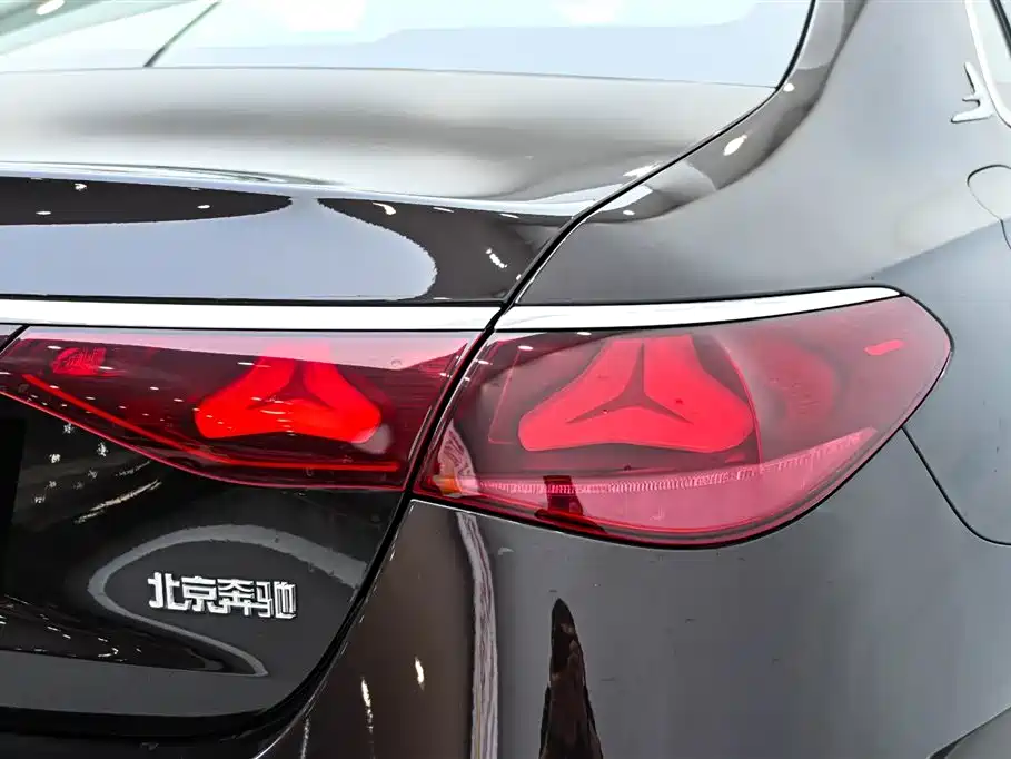 Mercedes-Benz E-Class 2024 Model E 300 L Luxury фото 10