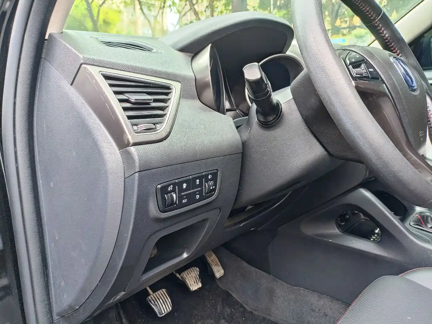 Фото 20 - Changan CS75