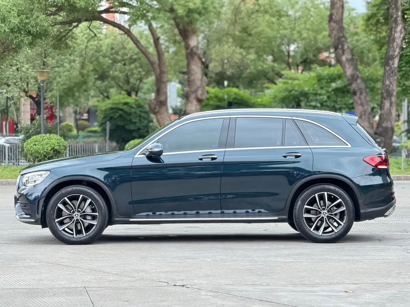 Mercedes-Benz GLC 2022 Model GLC 300 L 4MATIC Dynamic Edition фото 4