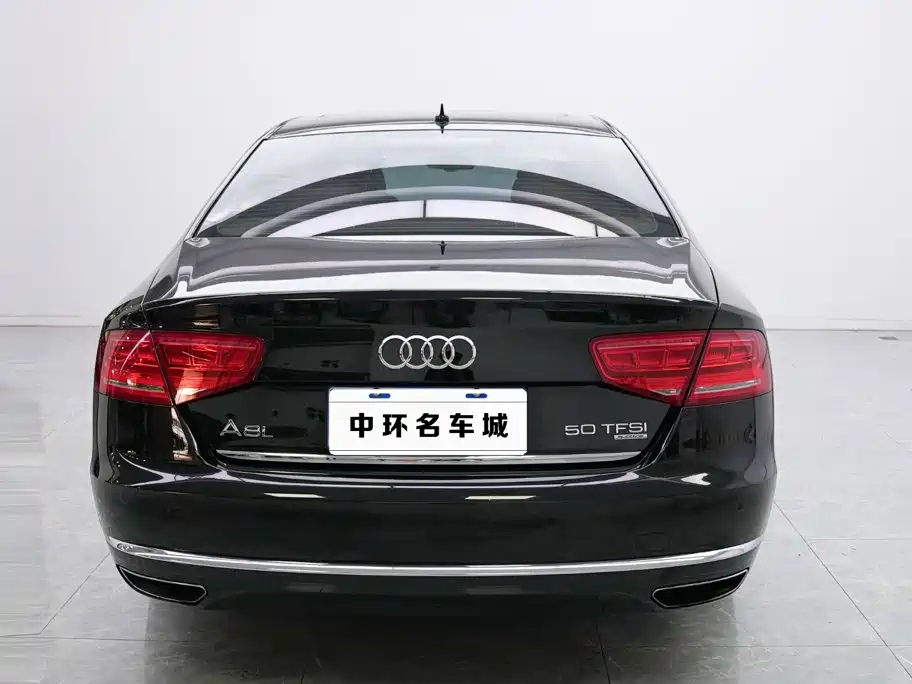 Photo 16 - Audi A8