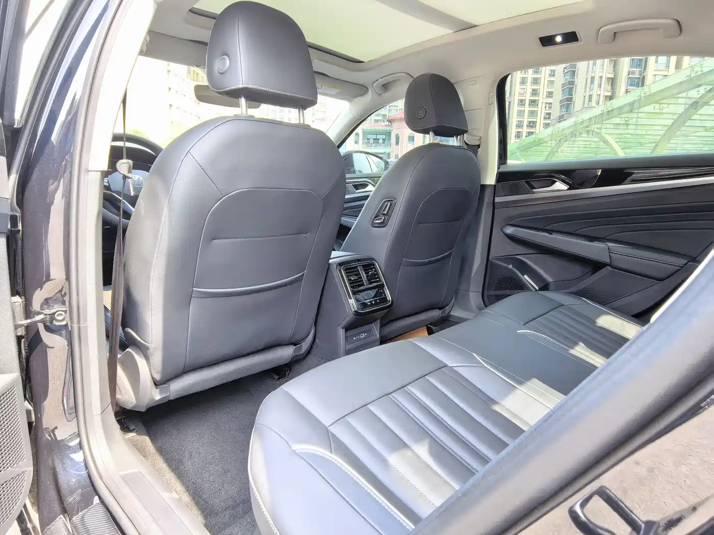 Volkswagen Passat 2023 Facelift 330TSI Elite Edition фото 6