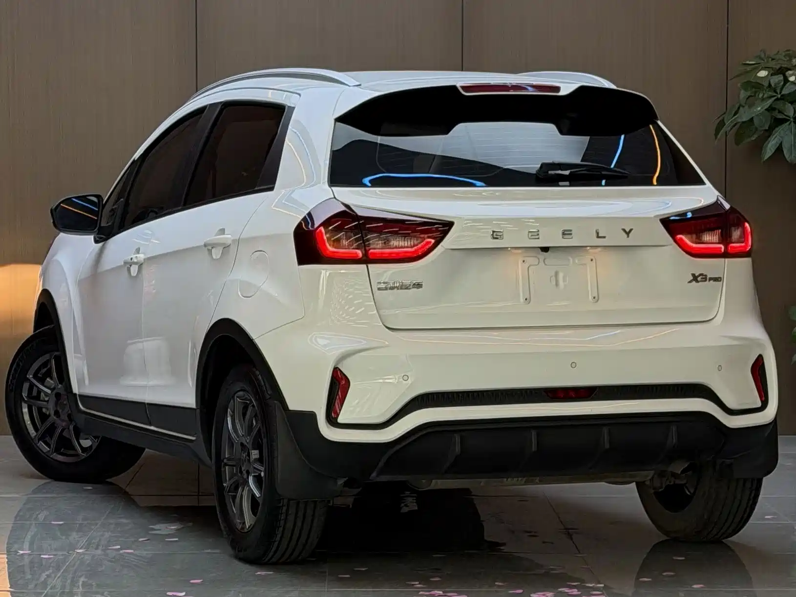 Фото 14 - Geely Vision X3