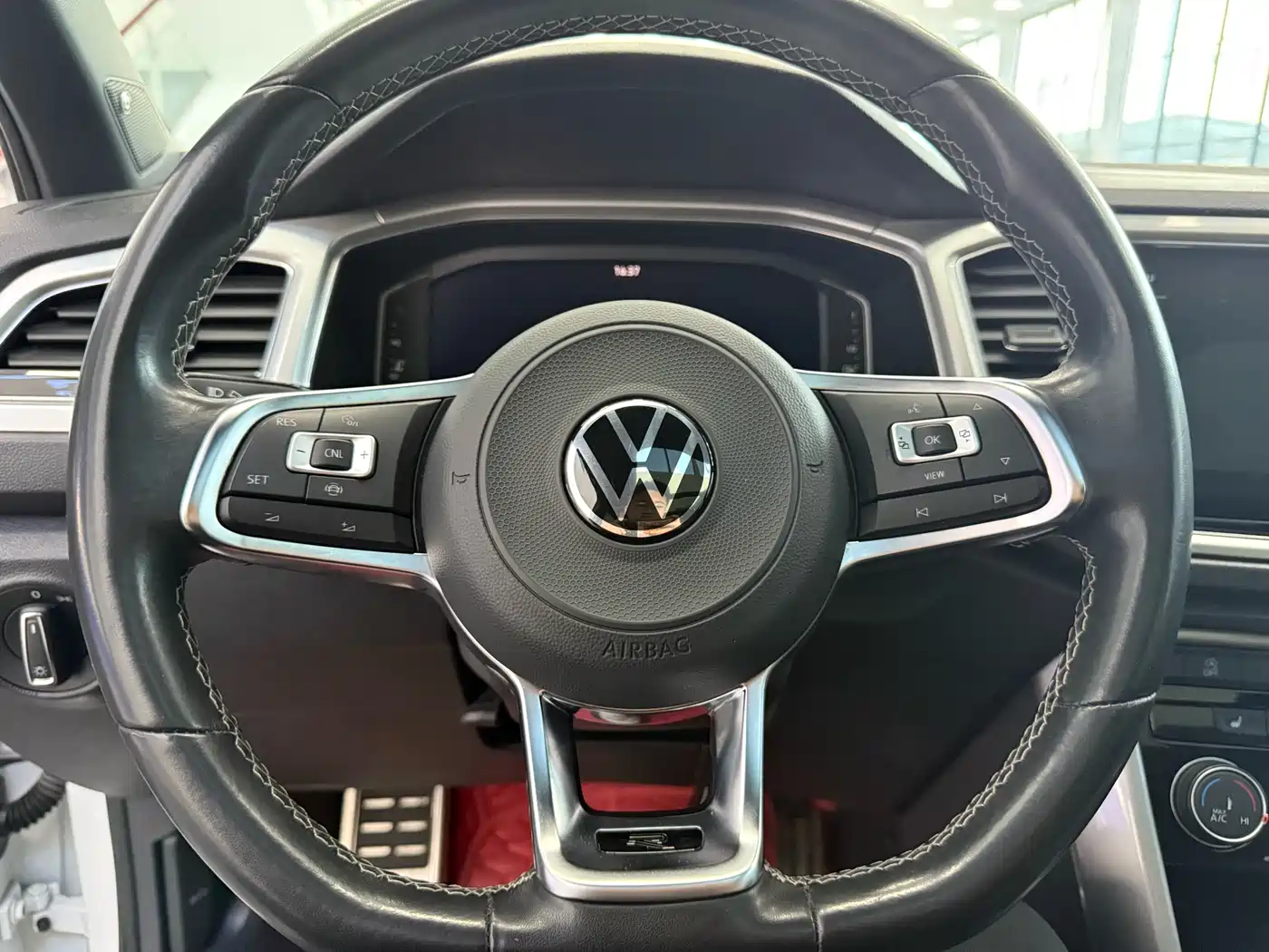 VOLKSWAGEN T ROC EXPLORING SONGS