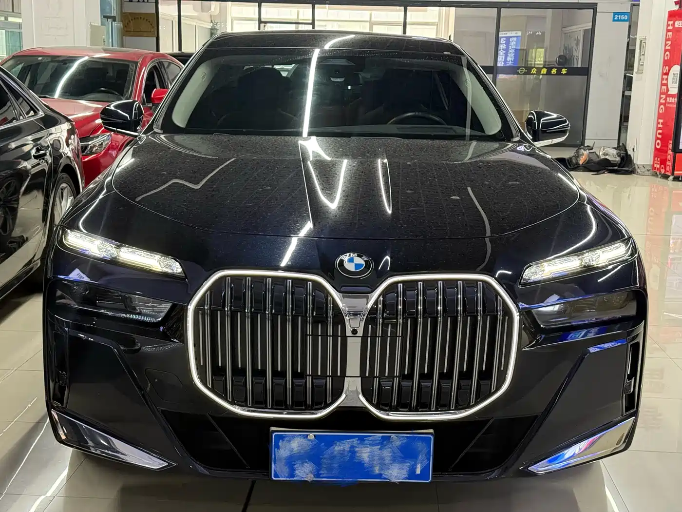 BMW 7 Series 2023 Model 740Li Leading M Sport Package фото 2