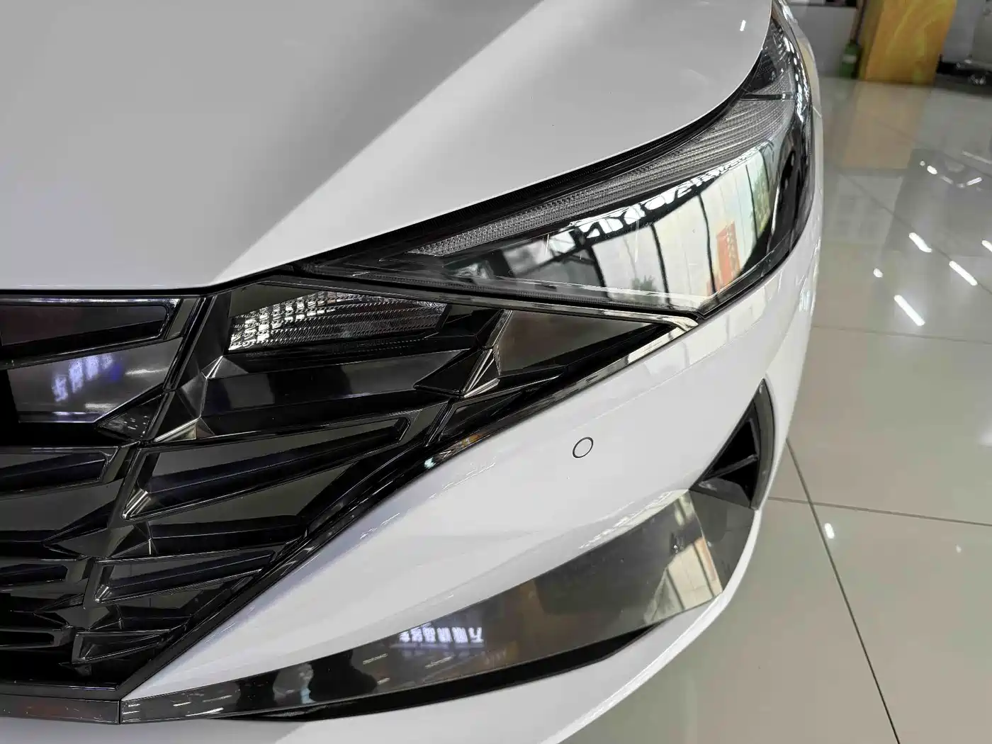 Hyundai Elantra 2022 240TGDi DCT LUX Premium Edition фото 3