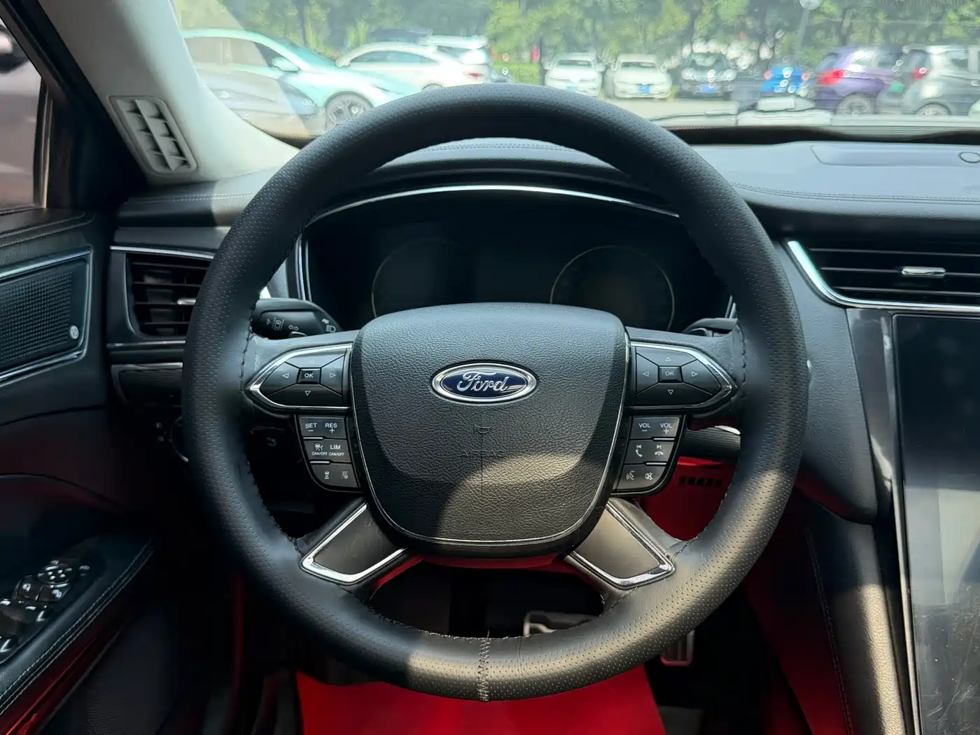 Фото 8 - Ford Taurus