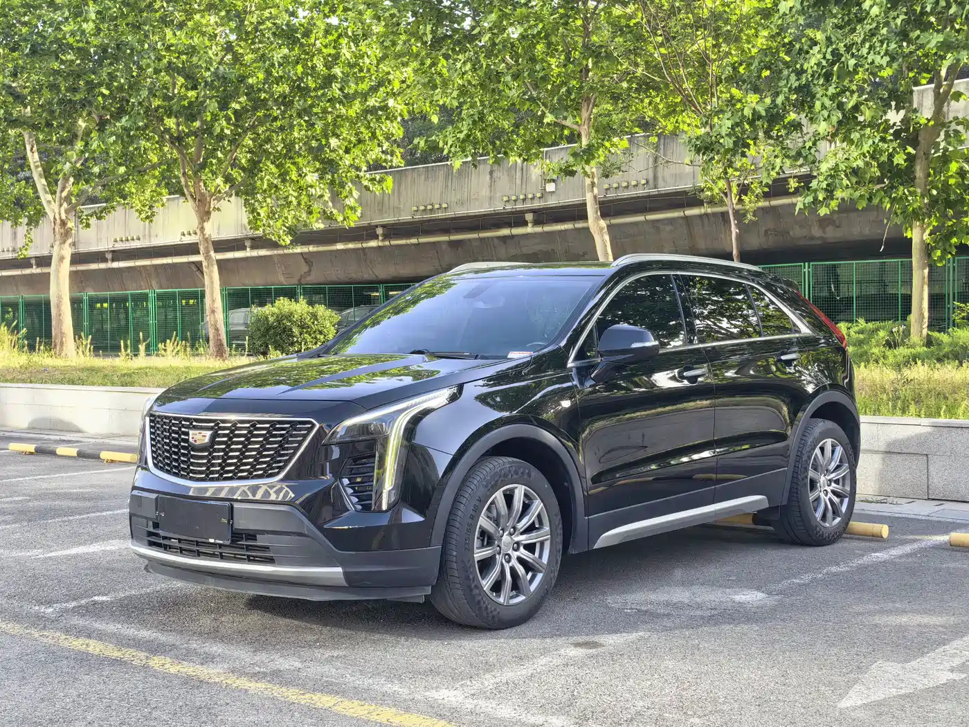 Cadillac XT4 2020 Facelift 28T 2WD Leading