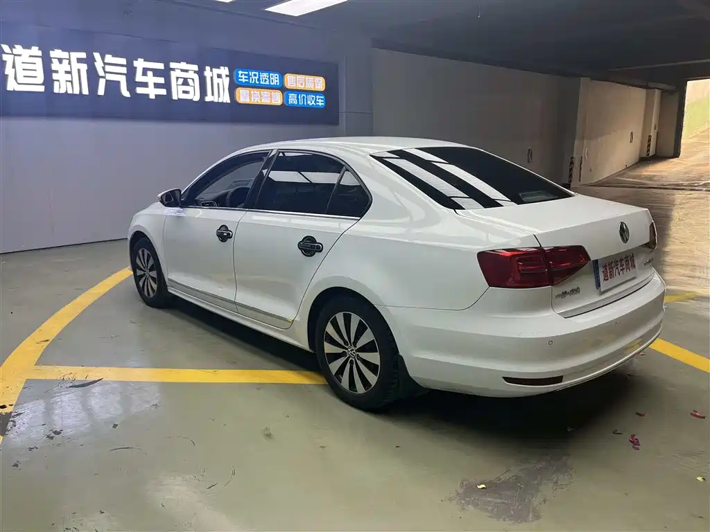 Volkswagen Sagitar 2018 1.6L Automatic Comfort фото 9