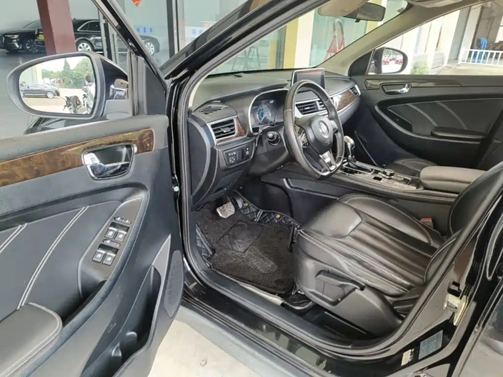 Dongfeng Fengguang Fengguang 580 2019 2018 1.5T CVT Luxury