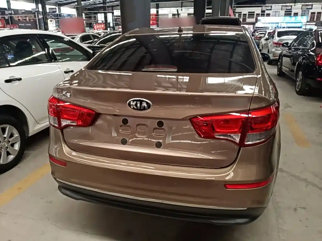 Kia K2 2017 2015 Sedan 1.4L AT GLS